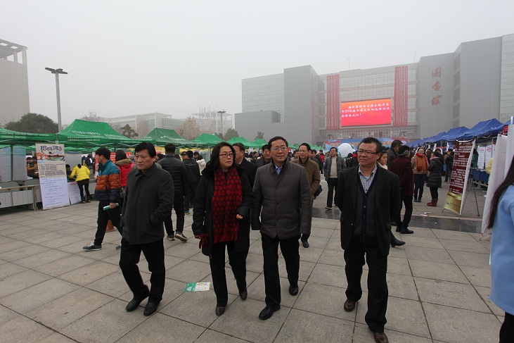 许昌市2016届大中专毕业生冬季双向选择洽谈会在澳门正规的电子游戏网址隆重举行